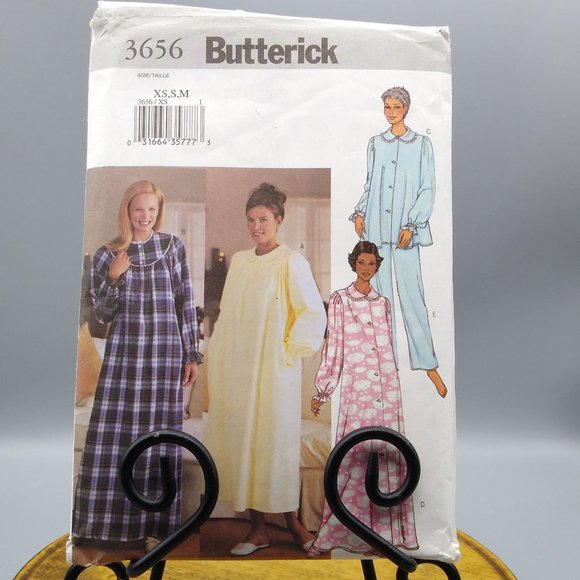 UNCUT Vintage Sewing PATTERN Butterick 3656, 2002 Easy Misses Robe Nightgown Top - Picture 1 of 2